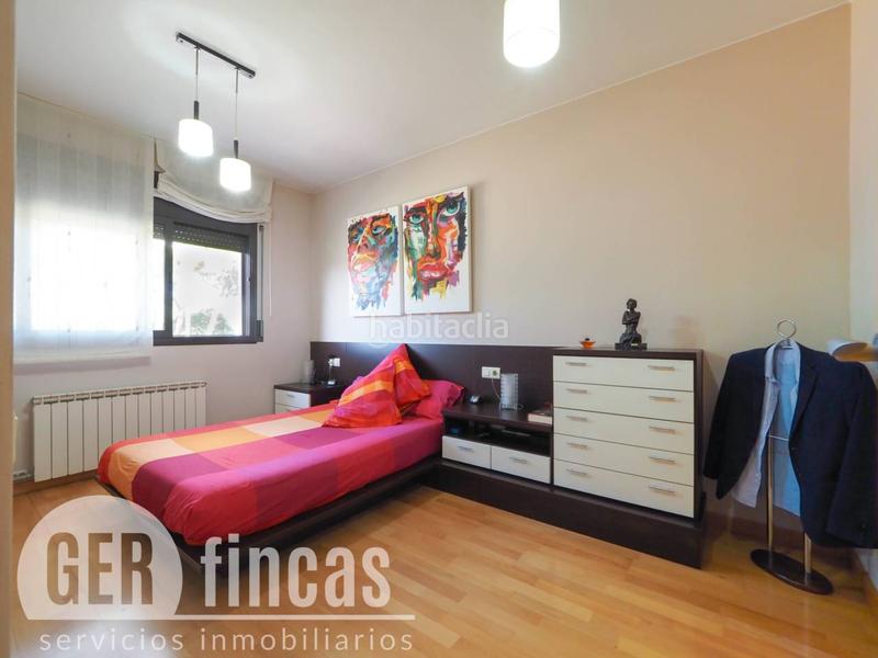 Foto 85953faf-fdf9-469c-9aef-2e686d4a422b. Casa con piscina propia, patio, terraza, y garaje en Terrassa