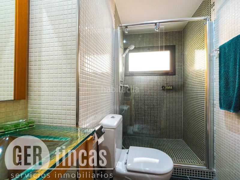 Foto af6d9daf-6747-4469-b01f-caa67e28e0bb. Casa con piscina propia, patio, terraza, y garaje en Terrassa