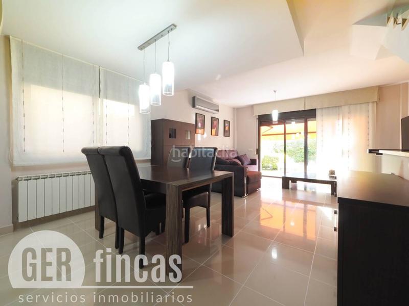 Foto ba977b97-cbe7-4ab1-839a-2f2bc53f5c28. Casa con piscina propia, patio, terraza, y garaje en Terrassa