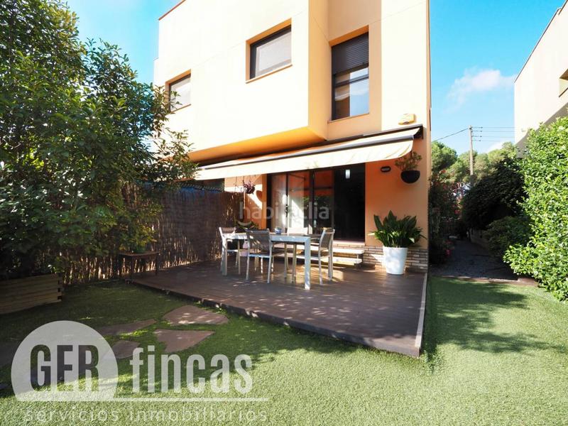 Foto c3aae9d3-673a-4f3f-8a18-640892dc6e38. Casa con piscina propia, patio, terraza, y garaje en Terrassa