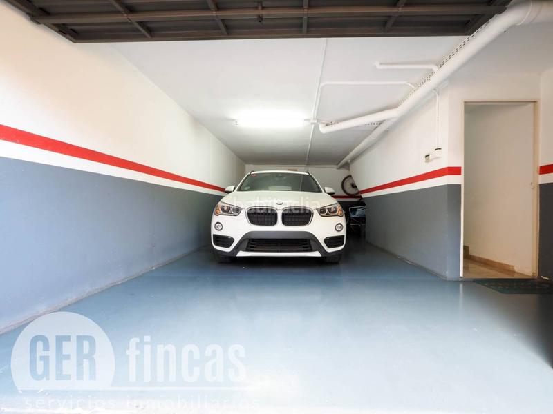 Foto d74e383c-7da2-4693-bba7-3e77372b9e68. Casa con piscina propia, patio, terraza, y garaje en Terrassa