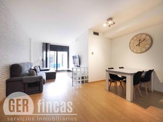Appartement  Ponent. Con patio, parking, trastero y zona comunitaria.