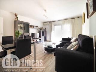 Flat  Tarragona. Para entrar a vivir con 3 habitaciones, balcón y lavadero