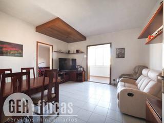 Pis  Doctor salvà. Con balcón cerrado y 3 habitaciones