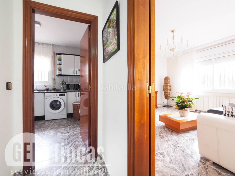 Foto 03c4f144-2524-4e93-af85-bc35d5174633. Casa amb calefacció aparcament piscina a Can Parellada Terrassa