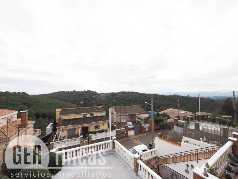 Foto 1bf07aeb-622e-4e98-8996-a5a6e47a87d7. Casa amb calefacció aparcament piscina a Can Parellada Terrassa