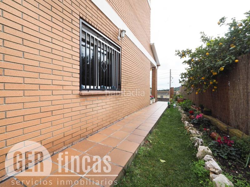 Foto 1e438b4d-29e4-494b-abec-443998417b8d. Casa amb calefacció aparcament piscina a Can Parellada Terrassa