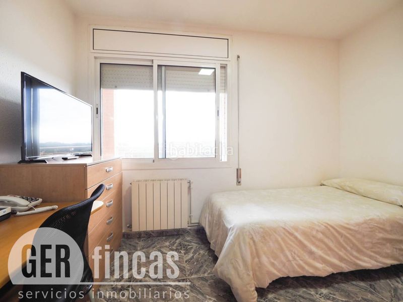 Foto 4b37e76d-ca78-48dc-be54-f9405c429dc1. Casa amb calefacció aparcament piscina a Can Parellada Terrassa