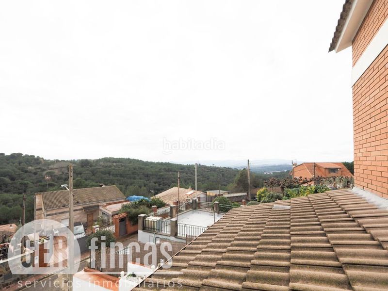 Foto 5d75f52e-0130-48a3-964c-9f9e08b62bfa. Casa amb calefacció aparcament piscina a Can Parellada Terrassa