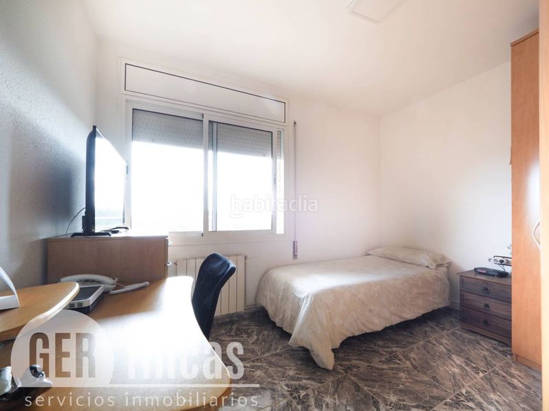 Foto 61b75eaa-9434-4caf-94d6-8d9aedf013bc. Casa amb calefacció aparcament piscina a Can Parellada Terrassa