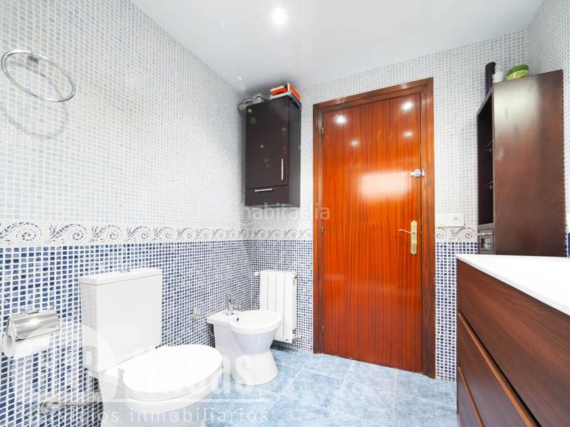 Foto 66bdd783-6d27-4e71-b452-cff0d0677ea5. Casa amb calefacció aparcament piscina a Can Parellada Terrassa