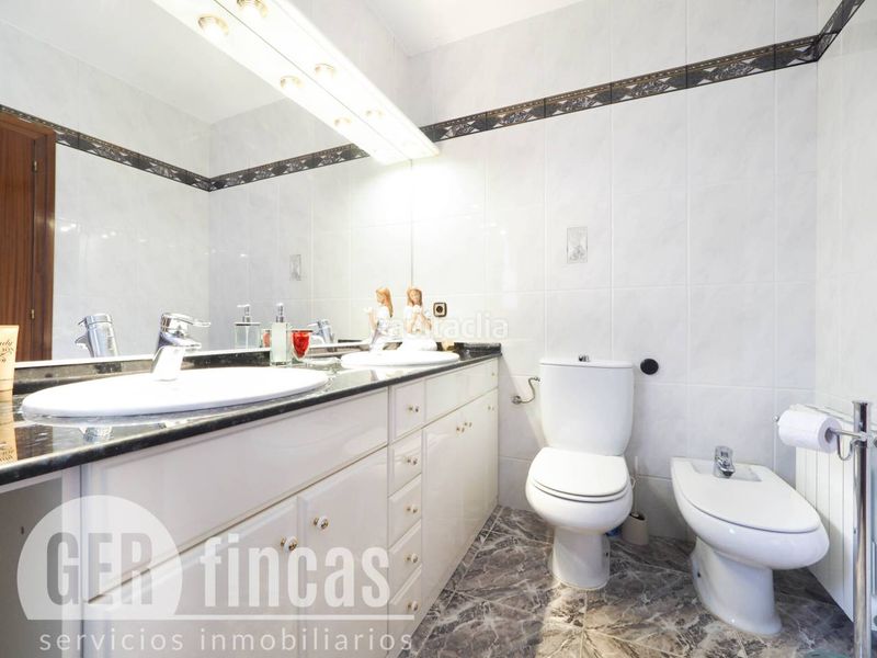 Foto 8c576564-b9c5-4b9e-a1ca-1cbad6d2b49b. Casa amb calefacció aparcament piscina a Can Parellada Terrassa