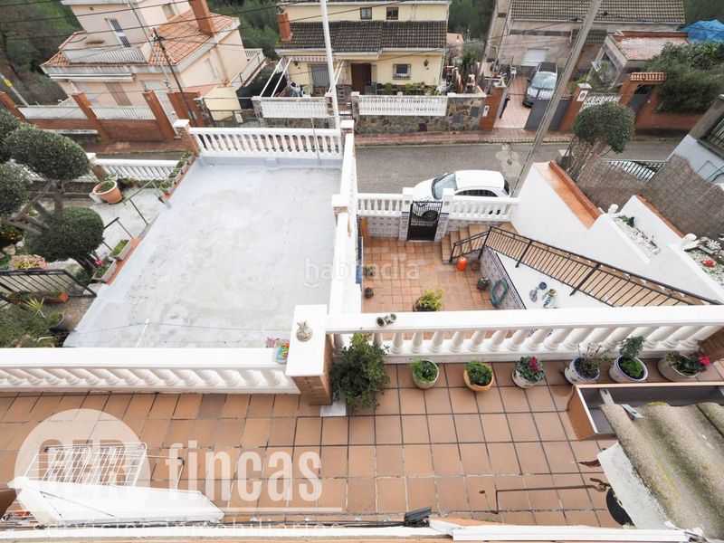 Foto c950e145-dbd7-4a51-a263-a220f4d6deed. Casa amb calefacció aparcament piscina a Can Parellada Terrassa