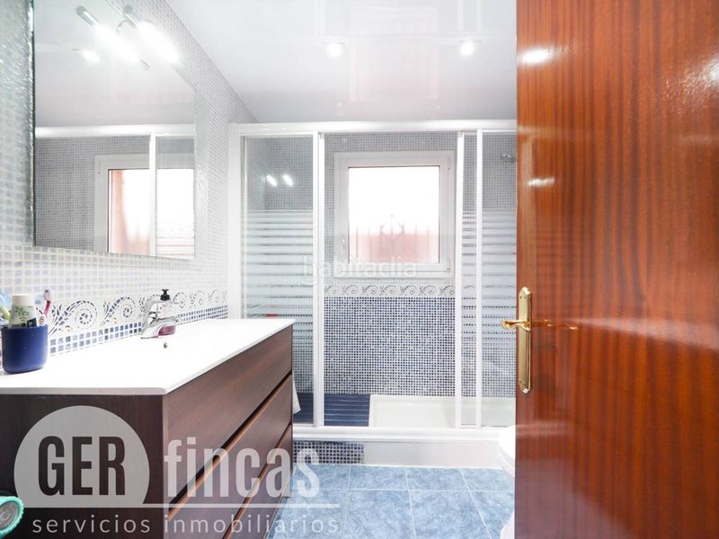 Foto d2d42aa4-ec15-40fb-a47b-e49fe4c77c02. Casa amb calefacció aparcament piscina a Can Parellada Terrassa