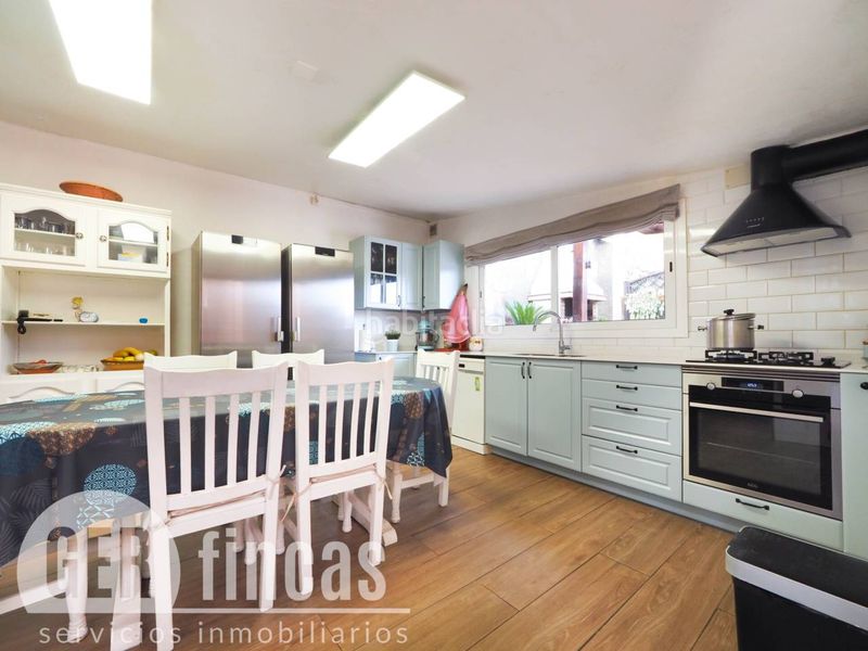 Foto ecc3c30f-2c07-4637-a7fc-bd05171ac58c. Casa amb calefacció aparcament piscina a Can Parellada Terrassa