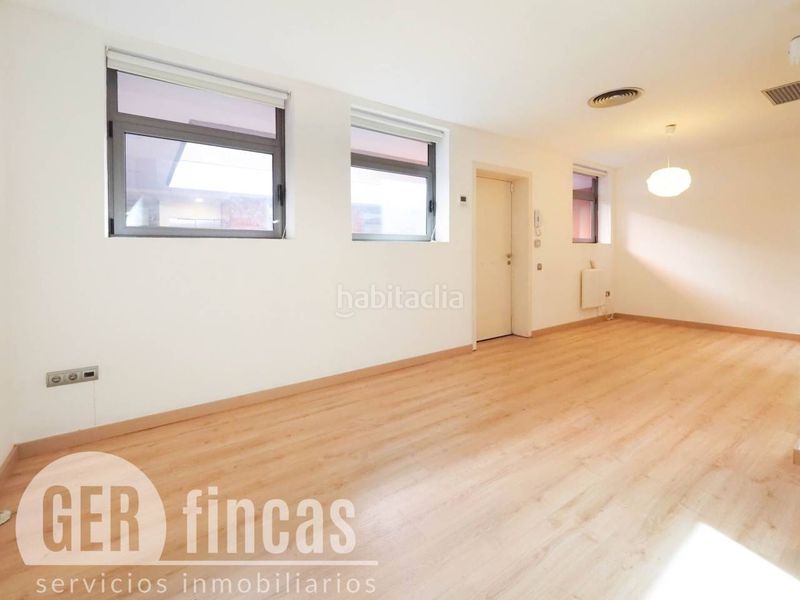 Foto 7ec694c4-2ead-4bb0-a65f-a28a4f0810b1. Dúplex amb calefacció aparcament a Barri del Centre Terrassa