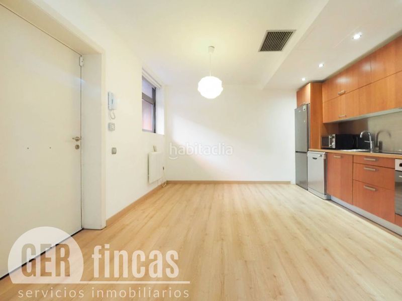 Foto a548c1bc-3037-4131-b729-097a8f5edb57. Dúplex amb calefacció aparcament a Barri del Centre Terrassa