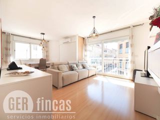 Flat  Calle burgos. Muy luminoso con balc�n mirador