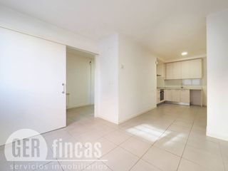 Pis  Calle segòvia. Una habitación con parking incluido
