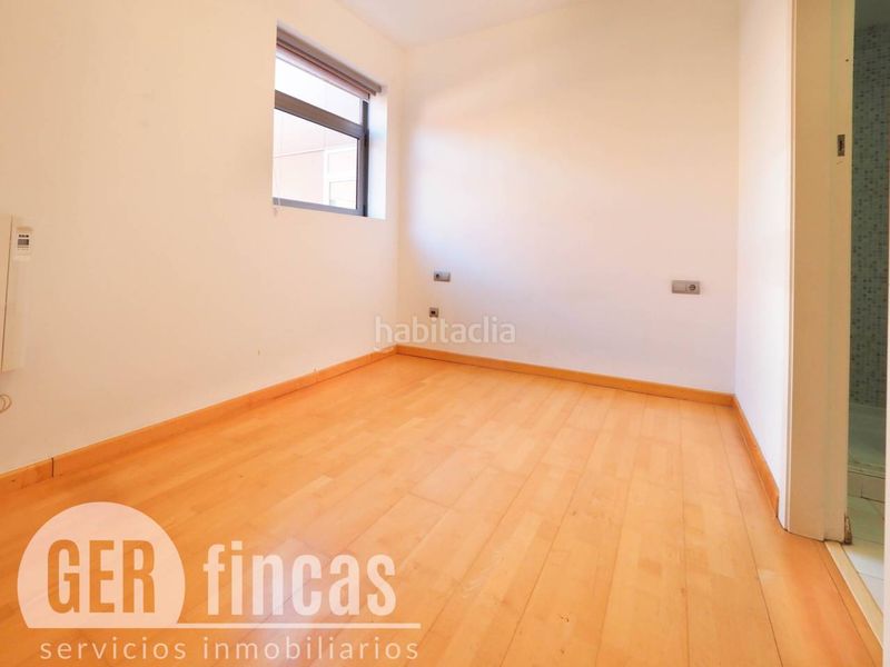 Foto ea5faa40-a231-430b-b6bd-90e5d803f38c. Dúplex amb calefacció aparcament a Barri del Centre Terrassa