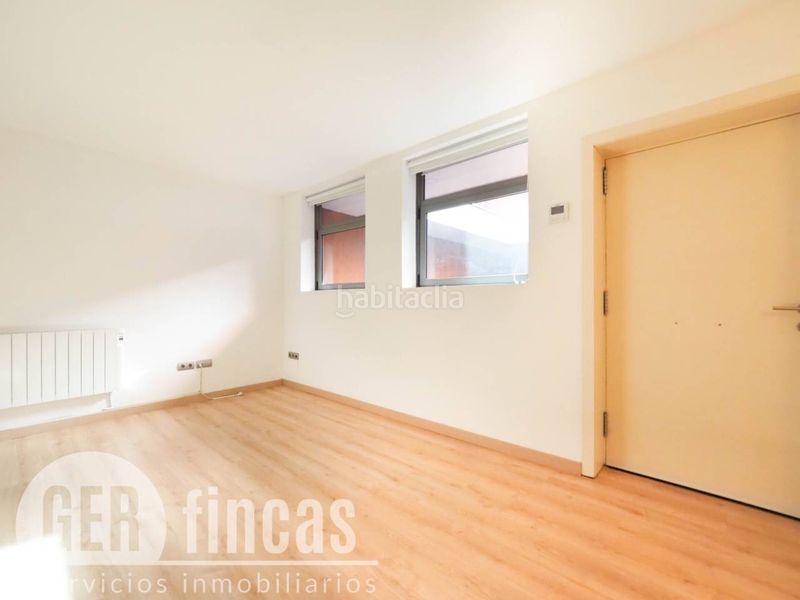 Foto ff1a0e3e-32d6-461f-a87b-ca7bedc22f88. Dúplex amb calefacció aparcament a Barri del Centre Terrassa