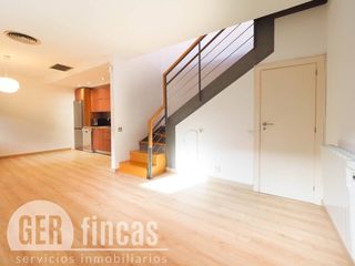 Duplex  Calle garc�a humet. Duplex en el centro con  parking y trastero
