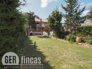 Casa  Avenida abad marcet. 4 plantas en zona ol�mpica