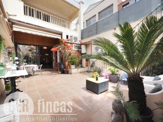 Pis  Calle linné. Planta baja tipo casa con entrada independiente y garaje