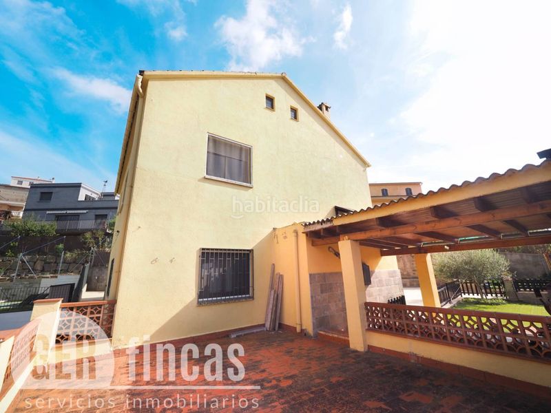 Foto e6bf8fde-4bf2-4aeb-935f-4958485c37e8. Casa amb calefacció aparcament a Can Palet de Vista Alegre Terrassa