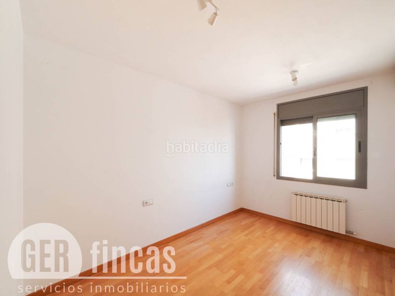 Foto e7e3f6f9-503f-4e18-9130-98dd1c1a2e74. Dúplex amb calefacció aparcament a Plaça Catalunya - Escola Industrial Terrassa