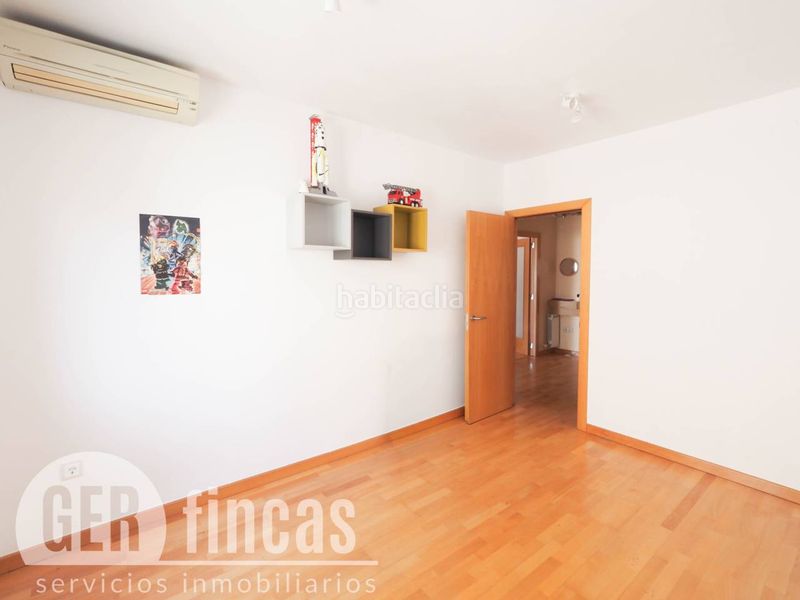 Foto eed6b627-d182-4d30-8c45-85d9f6a11537. Dúplex amb calefacció aparcament a Plaça Catalunya - Escola Industrial Terrassa
