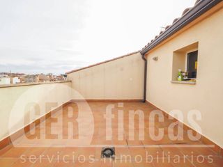Rent Duplex  Calle soler i diffent. Con terraza y parking