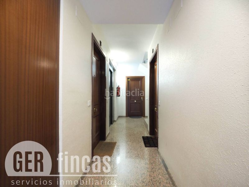 Foto 52f78f72-5a91-48a4-80e8-57476f2cafe0. Pis amb calefacció aparcament a Can Roca Terrassa