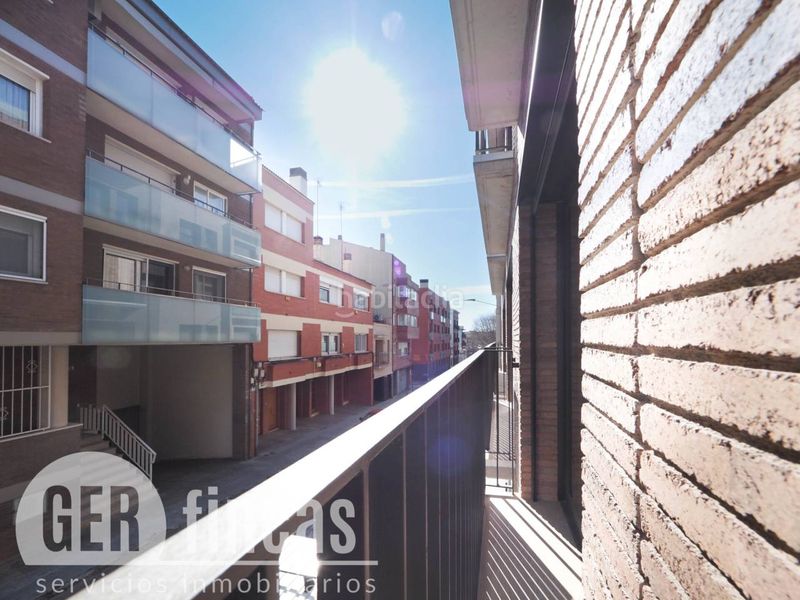 Foto 59b0a405-d69c-4736-83f4-838dd9bb87d4. Alquiler piso con balcón, piscina y parking incluido en Terrassa