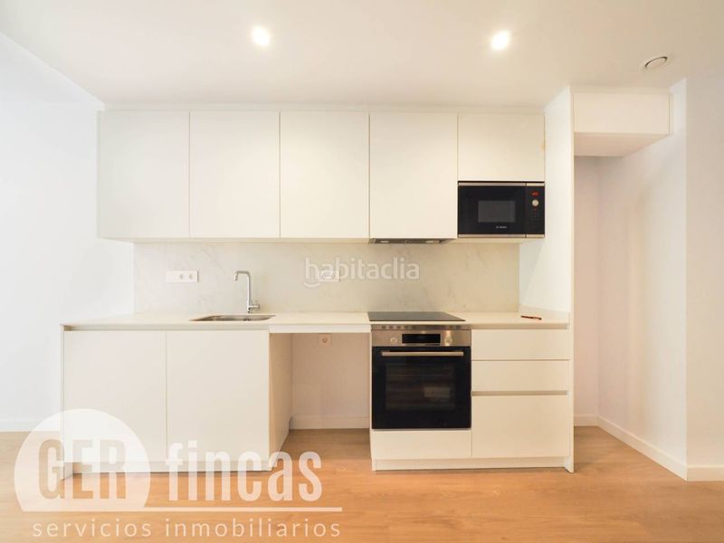 Foto 8e3b70ae-4d3a-4fc9-b292-17a0ec98652d. Alquiler piso con balcón, piscina y parking incluido en Terrassa