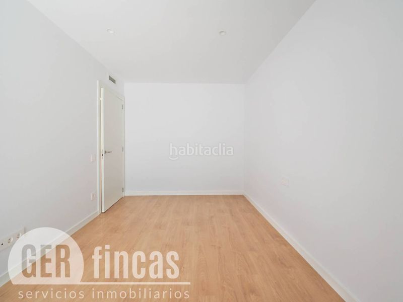 Foto 9ff9e021-f6d9-42ca-bfd3-c6649b91bc55. Alquiler piso con balcón, piscina y parking incluido en Terrassa