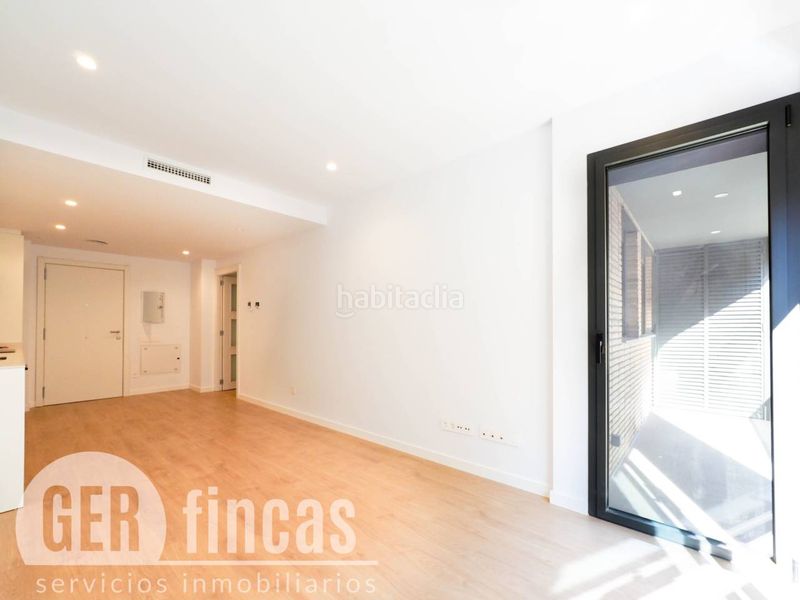 Foto a1aea04c-fc27-4590-8886-fcd12f251b27. Alquiler piso con balcón, piscina y parking incluido en Terrassa