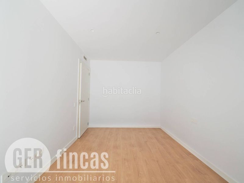 Foto a84e9b50-0a59-4448-9d57-a9cfe19bb5da. Alquiler piso con balcón, piscina y parking incluido en Terrassa