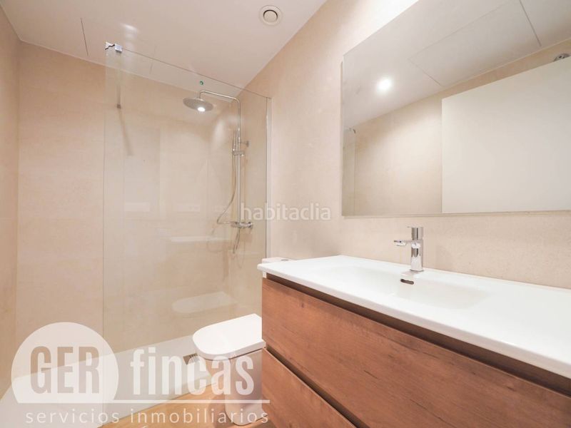 Foto c5b2b54e-9137-45e6-a8f3-5f52ff33ecb9. Alquiler piso con balcón, piscina y parking incluido en Terrassa