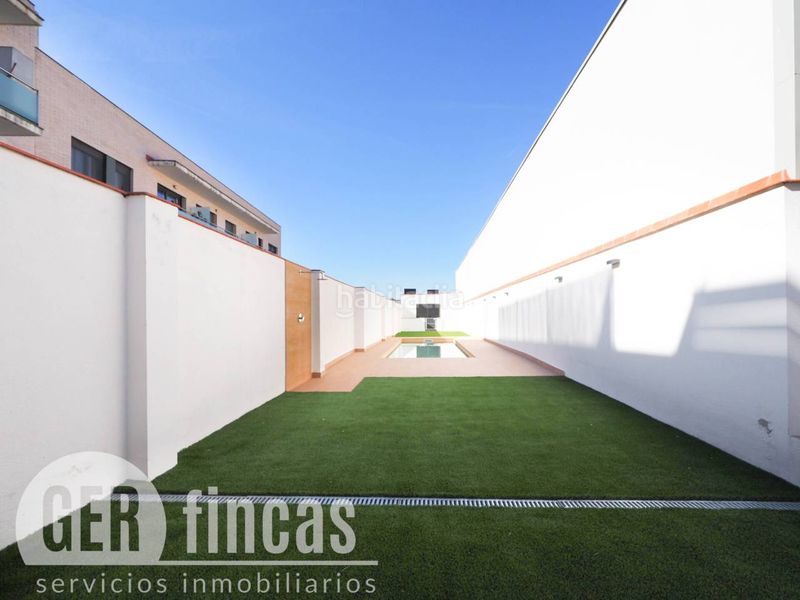 Foto f900917d-9bc3-4769-af3f-e8ec9f2ba55f. Alquiler piso con balcón, piscina y parking incluido en Terrassa