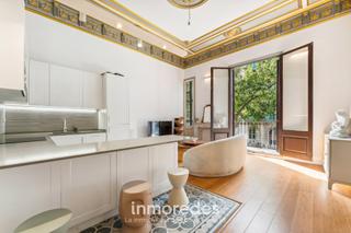 Etagenwohnung  Carrer de fontanella. Piso reformado de alto standing en finca regia en el quadrat d'o