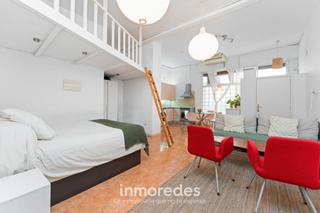 Etagenwohnung  Carrer de guasch. local, vivienda con encanto, muy luminoso y listo para entrar a