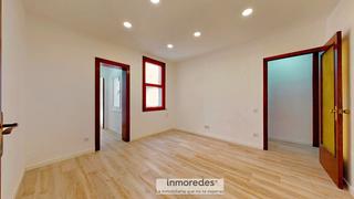 Piso  Via favència. Piso en venta en via favència