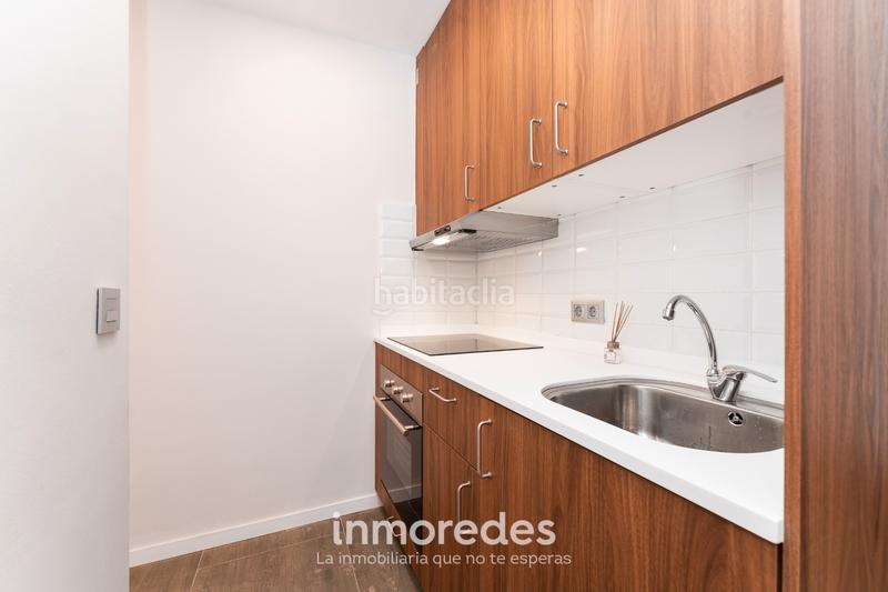 Foto d14e4159-794a-42f2-b4c7-b2b7fa2447ee. Pis a Raval Barcelona