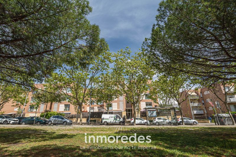 Foto 0f7baba2-3b50-4e5b-bbb0-a9fcd2323de0. Pis amb calefacció aparcament a Montigalà Badalona