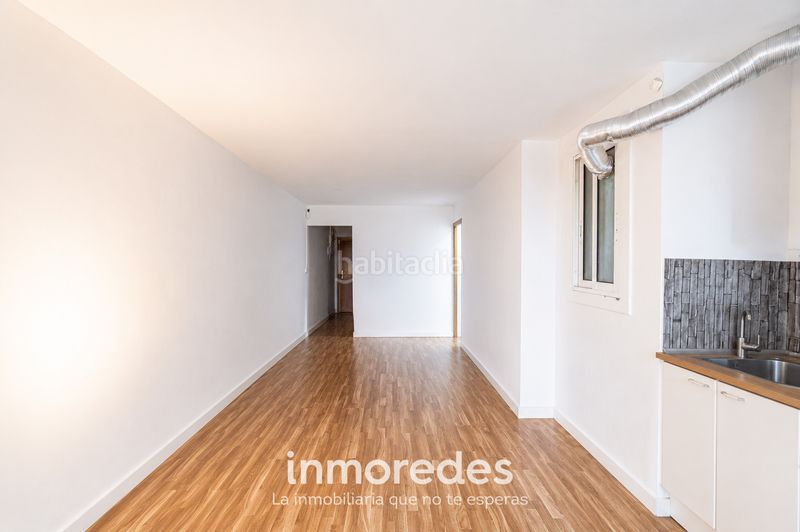 Foto e78e8120-d0a9-4b63-8b6d-cf48cbbbe81e. Pis a Carmel Barcelona