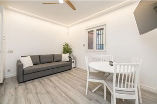 Erdgeschoss  Carrer joventut. ¡piso cerca del parque y el metro!