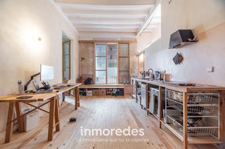 Piso  Passatge de bernardí martorell. Loft reformado con techos altos y volta catalana en el raval