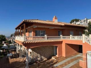 Chalet en Bellamar. ¡chalet independiente con vistas al mar en calafell- bellamar!