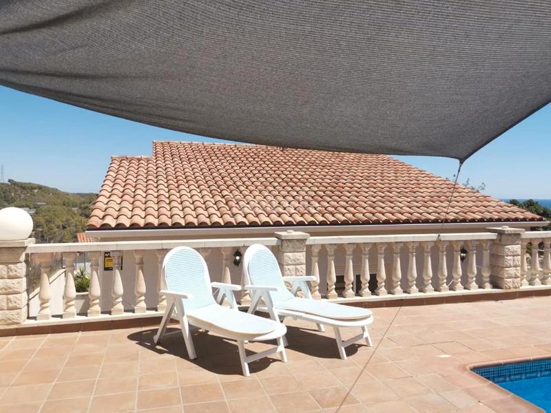 Foto 2b331e4c-238a-4910-a020-c586deb95556. Casa amb xemeneia calefacció aparcament piscina a Segur de Calafell